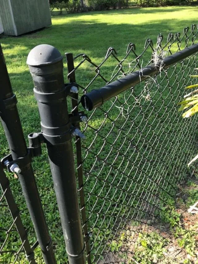 Affordable wood fence service in Bradenton, FL by Fencify