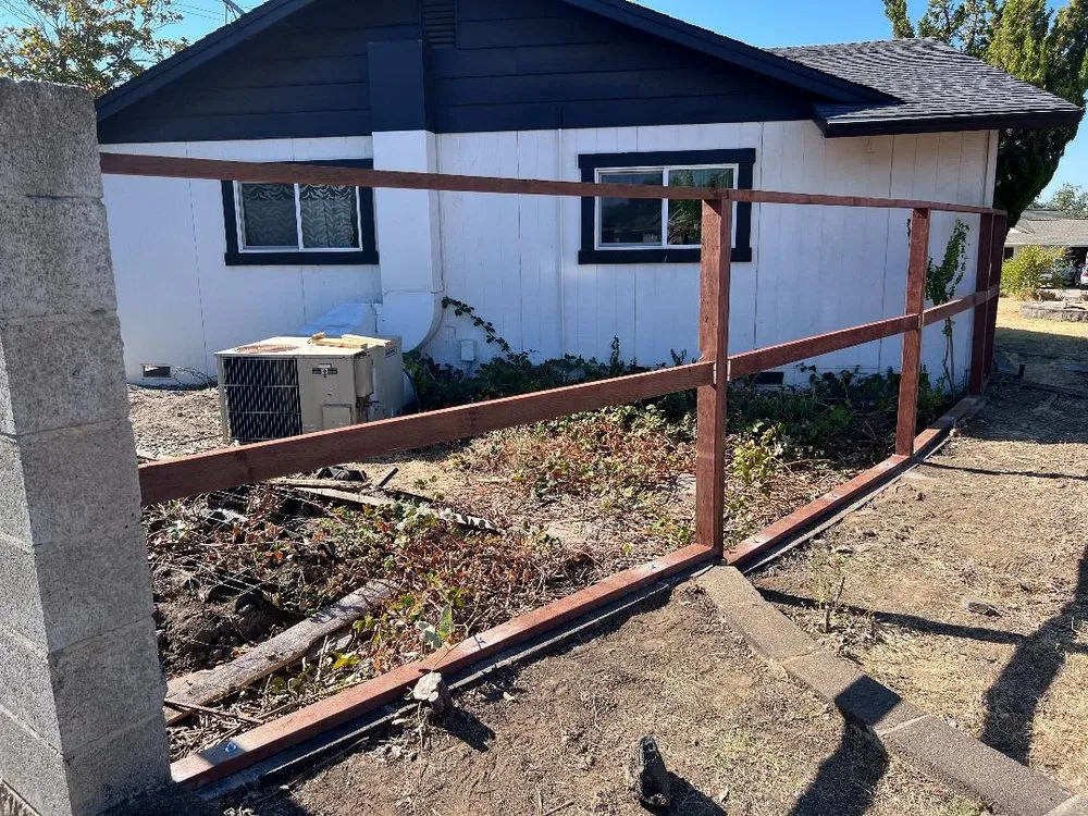 Top-rated privacy fencing in Redding, CA by Fencing Redding