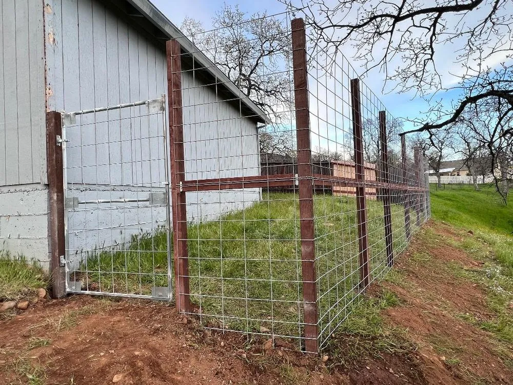 Reliable vinyl fence installation for homes in Redding, CA by Fencing Redding