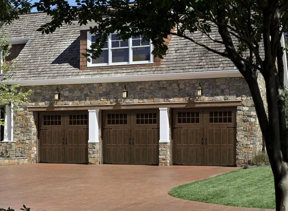 Reliable vinyl fence installation for homes in El Paso, TX by Five Points