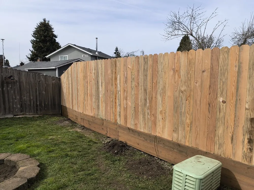 Trusted privacy fencing experts serving Springfield, OR - Five Seasons