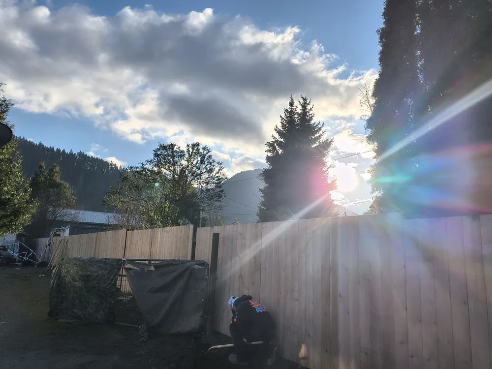 Affordable fence repair service in Springfield, OR - Five Seasons