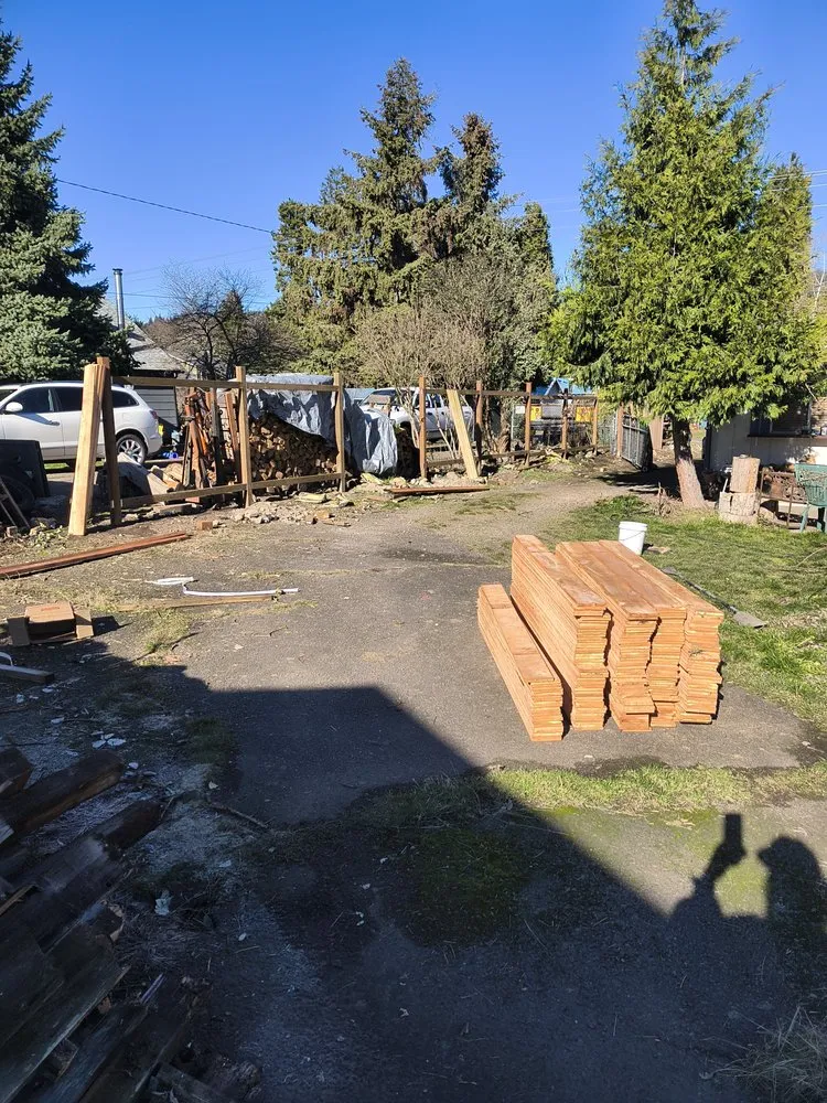 Local fence repair experts serving Springfield, OR - Five Seasons