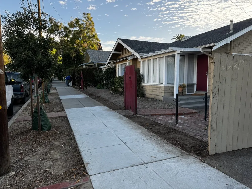 Local vinyl fence installation experts serving Goleta, CA - Fixall