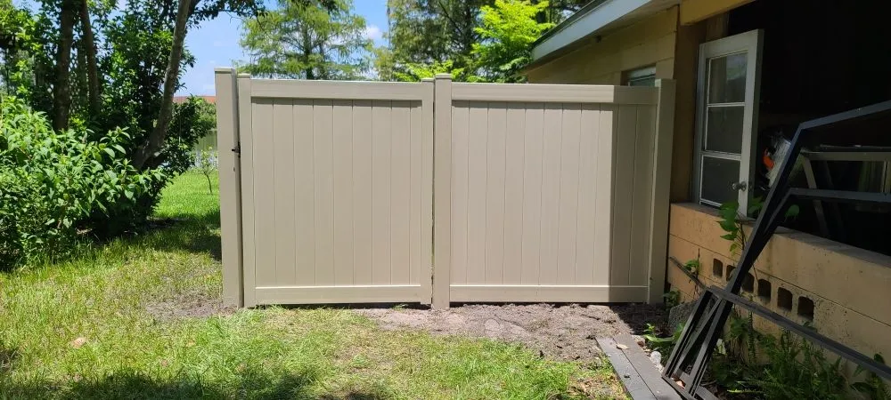 Local vinyl fence installation service in Webster, FL - Florida Cracker Services