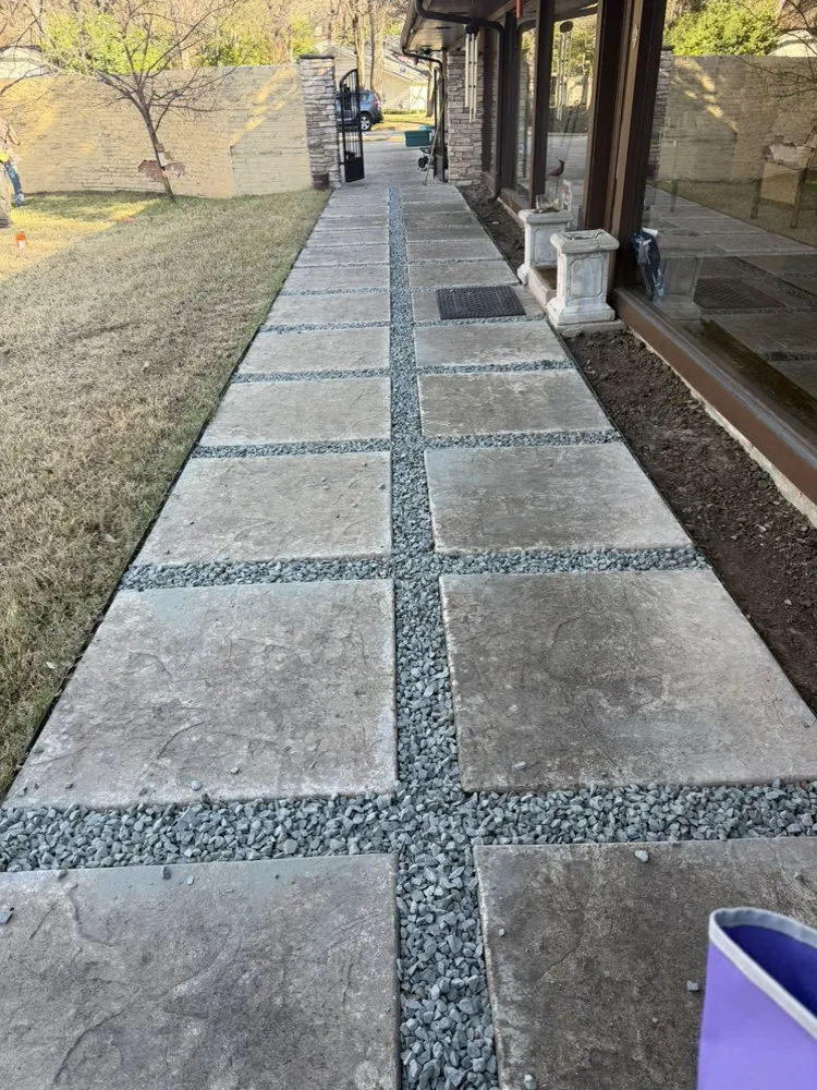 Local vinyl fence installation for homes in Benbrook, TX by Fort Scape