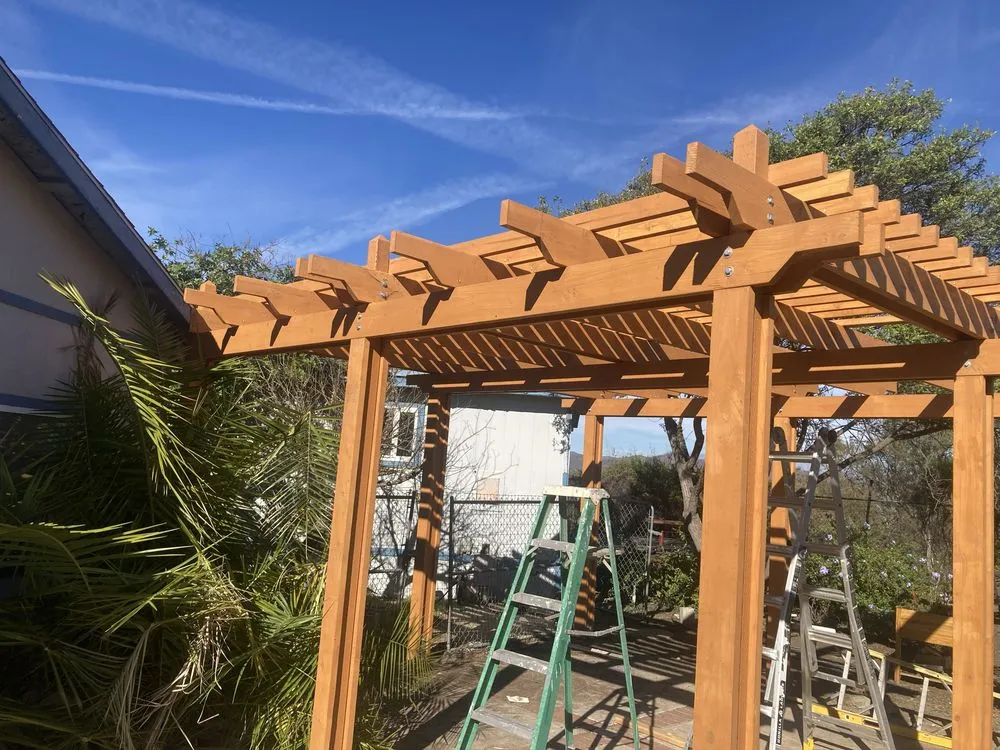 Reliable vinyl fence installation service in Temecula, CA - Freeman Carpentry