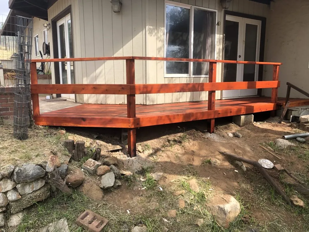 Professional vinyl fence installation for homes in Temecula, CA by Freeman Carpentry