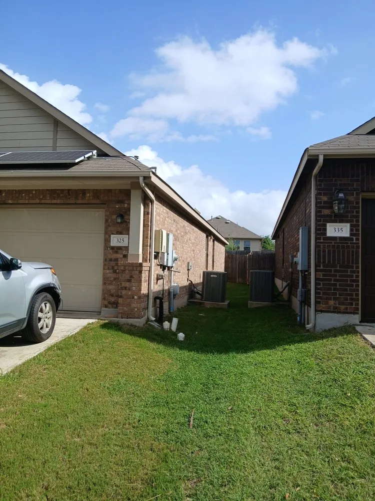 Reliable vinyl fence installation service in Kyle, TX - FreshCutz