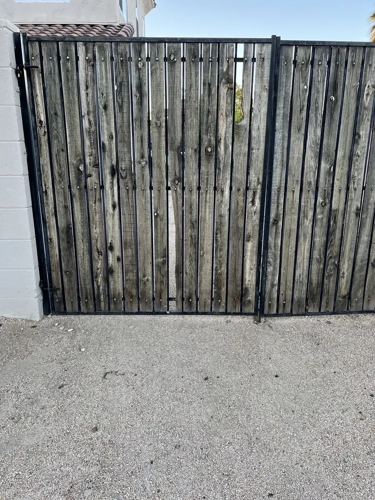 Local vinyl fence installation service in Phoenix, AZ - Gate Daddy