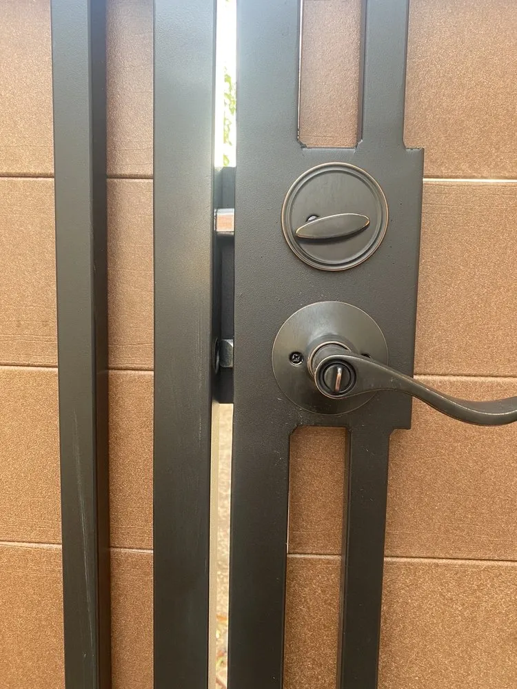Professional vinyl fence installation experts serving Phoenix, AZ - Gate Daddy