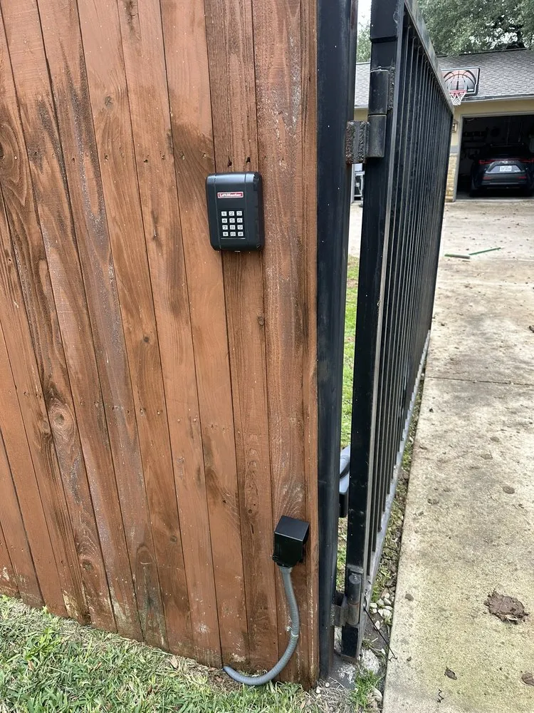 Top-rated wood fence service experts serving Austin, TX - Gate Doctors