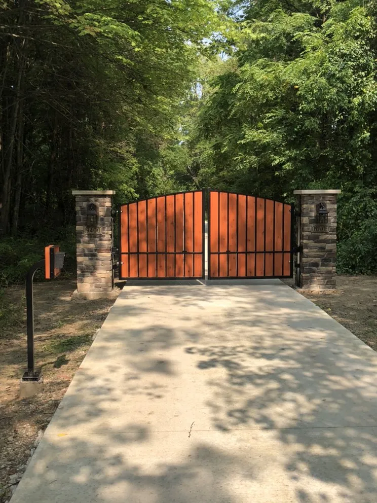 Top-rated wood fence service experts serving Flint, MI - Gate Logic