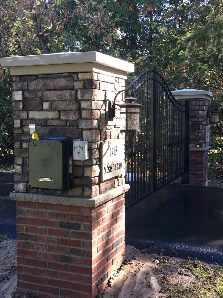 Quality fence installation experts serving Flint, MI - Gate Logic