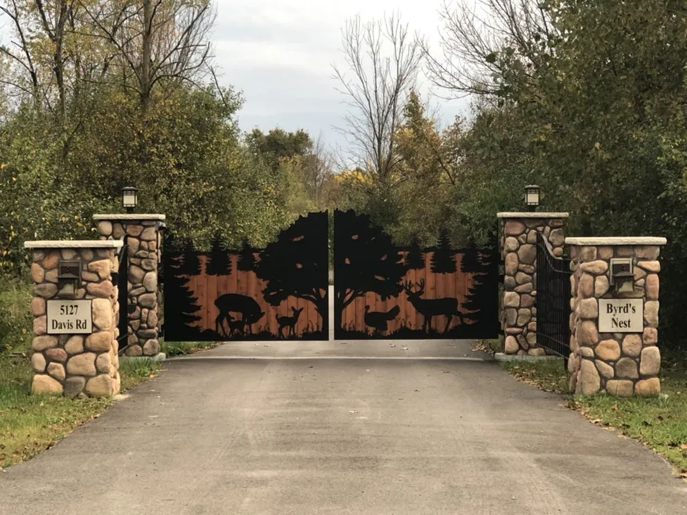 Professional privacy fencing experts serving Flint, MI - Gate Logic