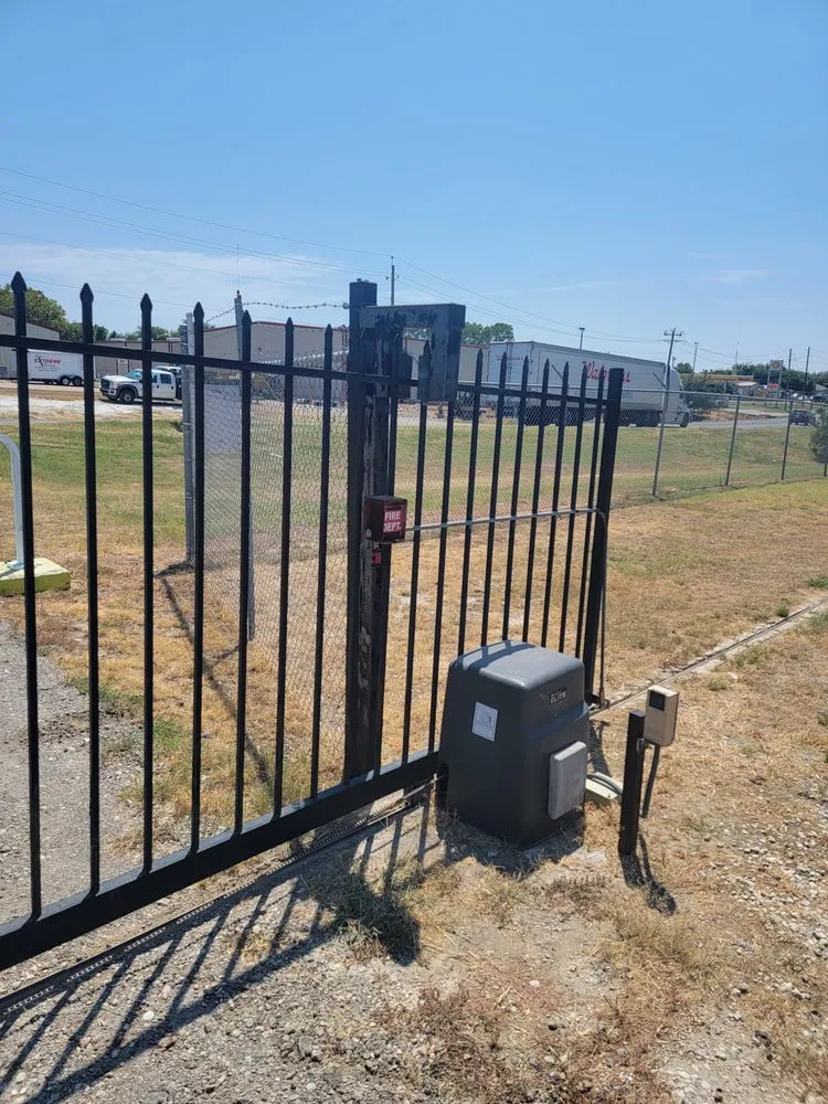 Local chain link fencing experts serving Richardson, TX - Gate Services