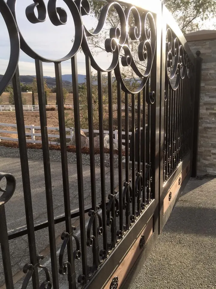 Local vinyl fence installation experts serving Temecula, CA - Gate Tech