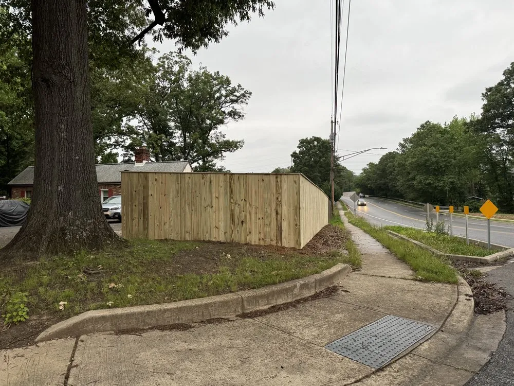 Trusted wood fence service experts serving Lanham, MD - G&D Services