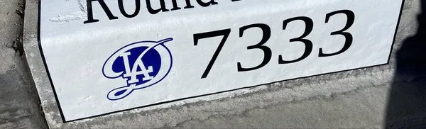 Get Curb’d Logo
