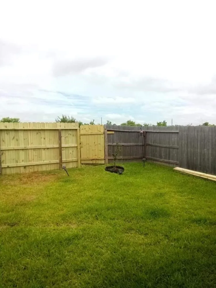Expert chain link fencing in Alvin, TX by Git Er Done