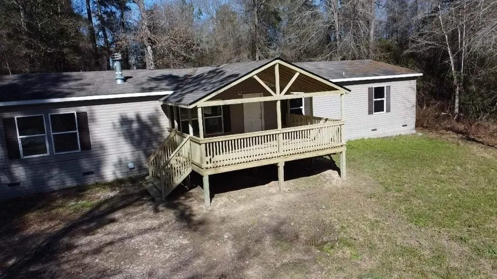 Top-rated vinyl fence installation service in Vidor, TX - Gladiator Deck & Fence