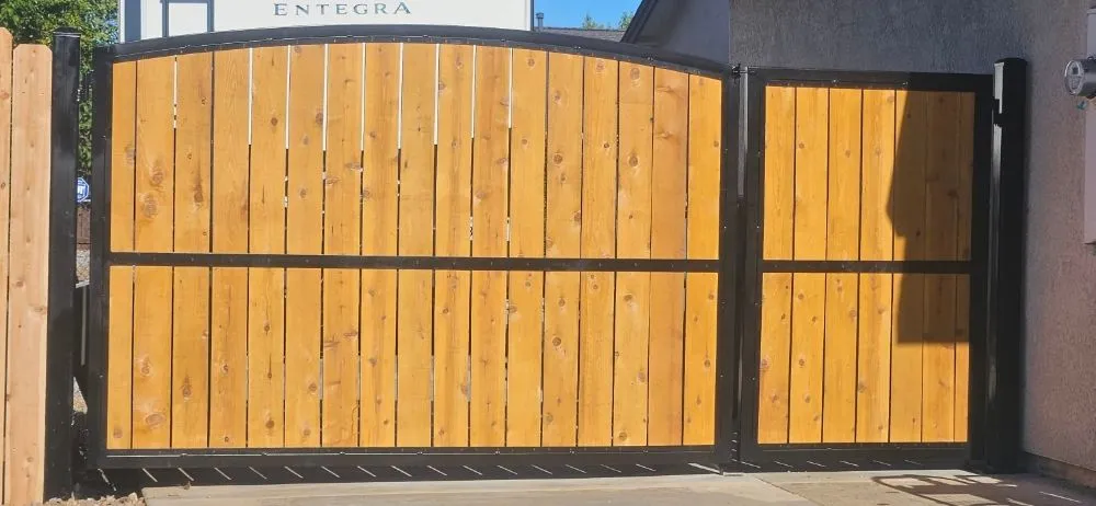 Affordable vinyl fence installation experts serving Redding, CA - Gone Welding