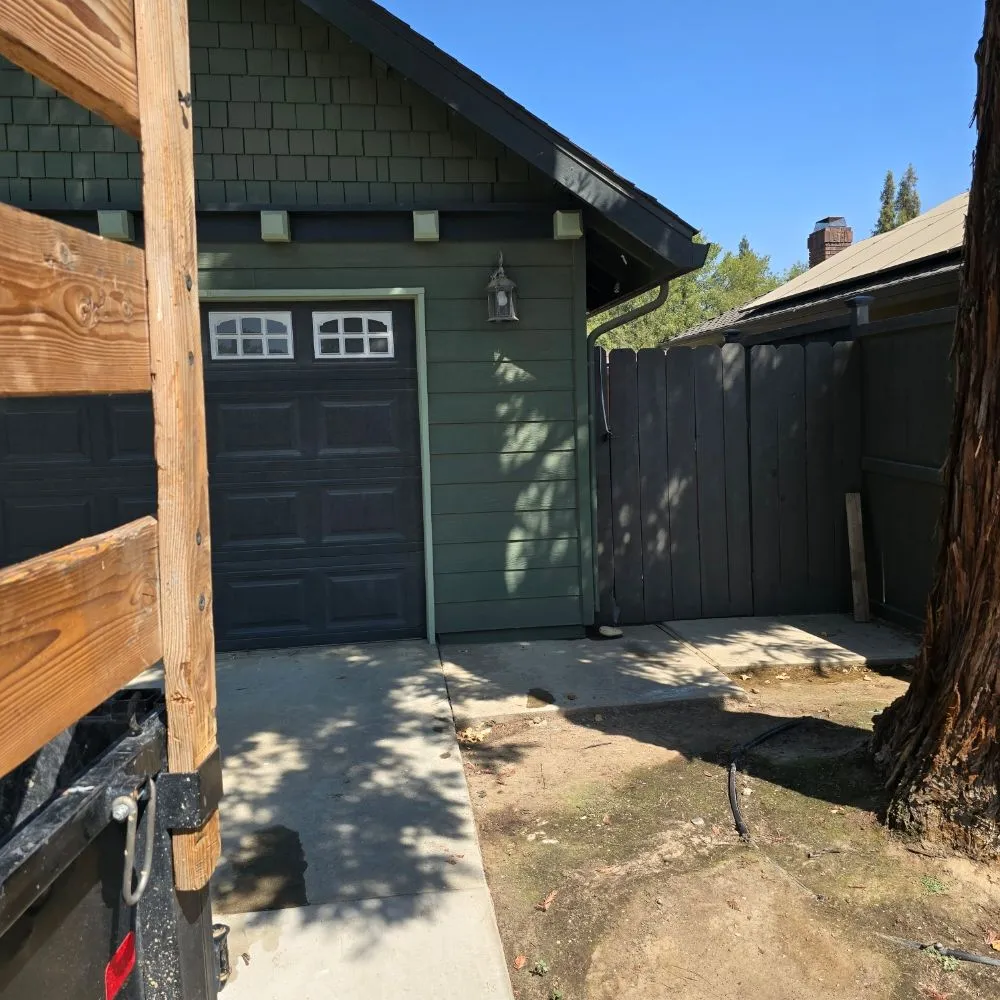 Affordable vinyl fence installation for homes in Lemoore, CA by Got Junk