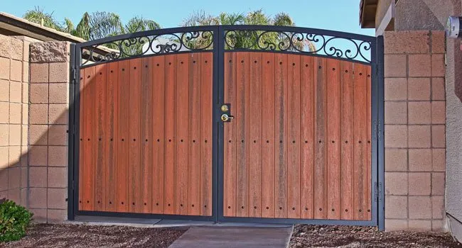 Reliable fence installation for homes in Phoenix, AZ by Guycom Construction