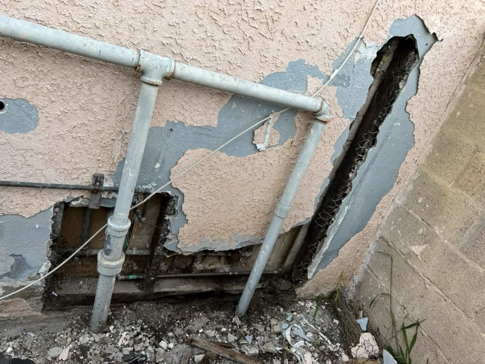 Trusted vinyl fence installation experts serving Compton, CA - Handyman Rivera