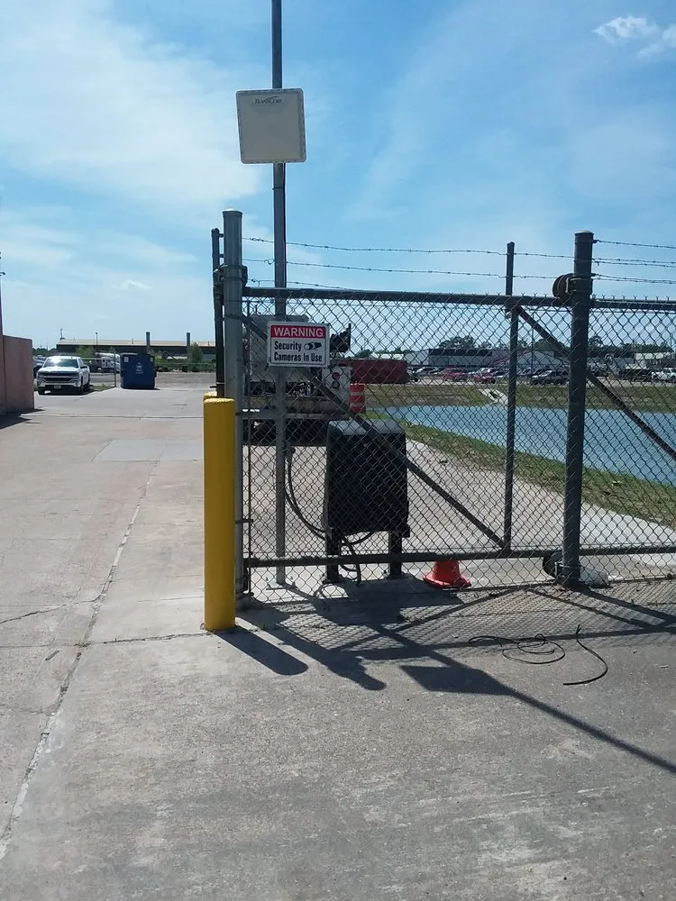 Trusted vinyl fence installation experts serving Spring, TX - Hi Tech Access Controls