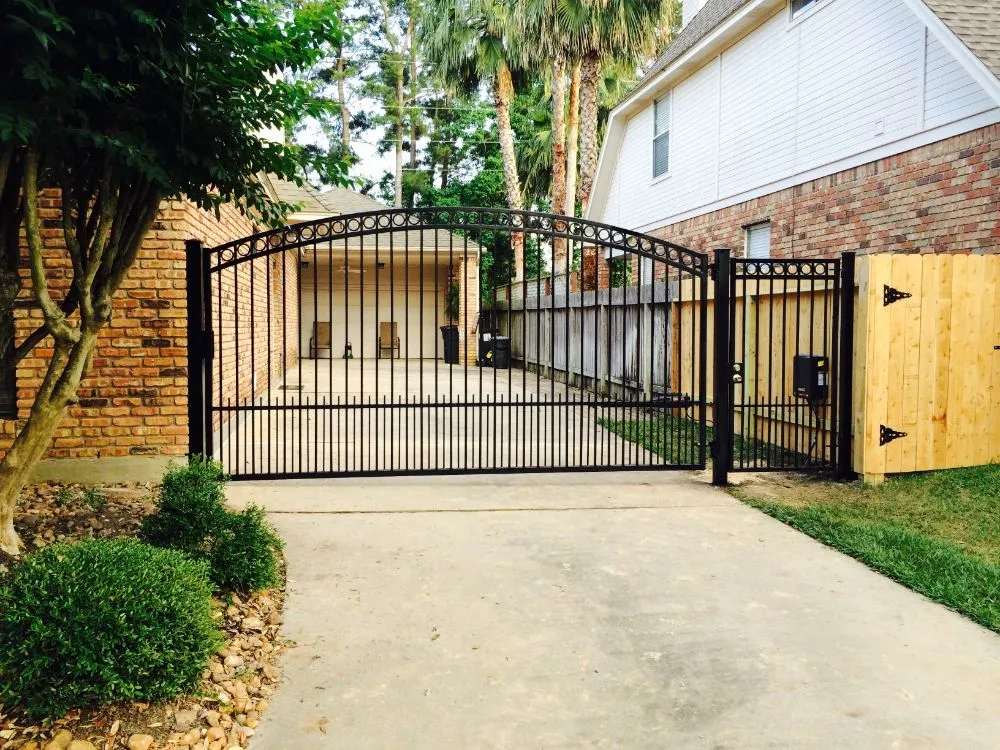 Affordable fence repair experts serving Spring, TX - Hi Tech Access Controls