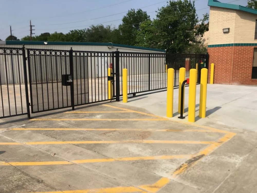 Expert chain link fencing service in Spring, TX - Hi Tech Access Controls