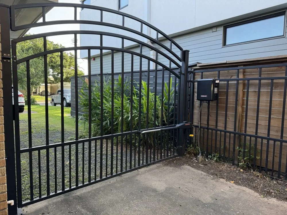 Affordable fence repair service in Spring, TX - Hi Tech Access Controls