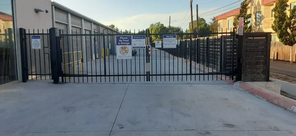 Reliable privacy fencing for homes in Spring, TX by Hi Tech Access Controls