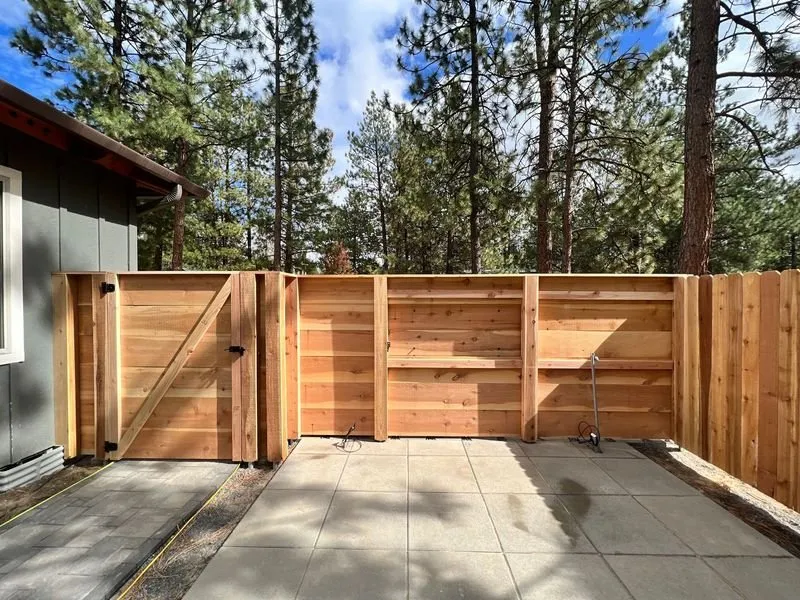 Reliable vinyl fence installation service in Bend, OR - High Pine Construction