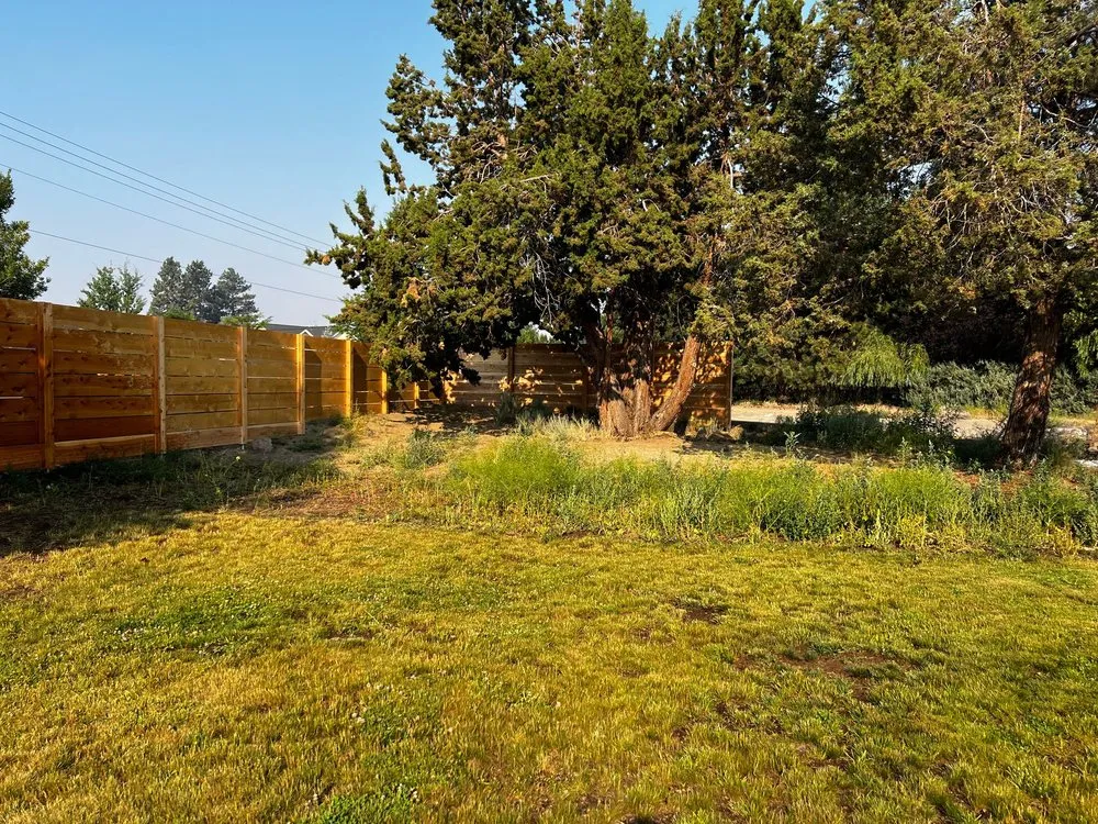 Local vinyl fence installation in Bend, OR by High Pine Construction