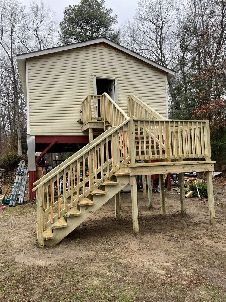 Local fence repair experts serving Gloucester, VA - Hogge’s Carpentry