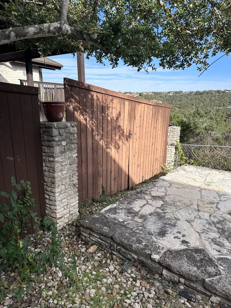 Top-rated wood fence service for homes in Georgetown, TX by Honstein Services
