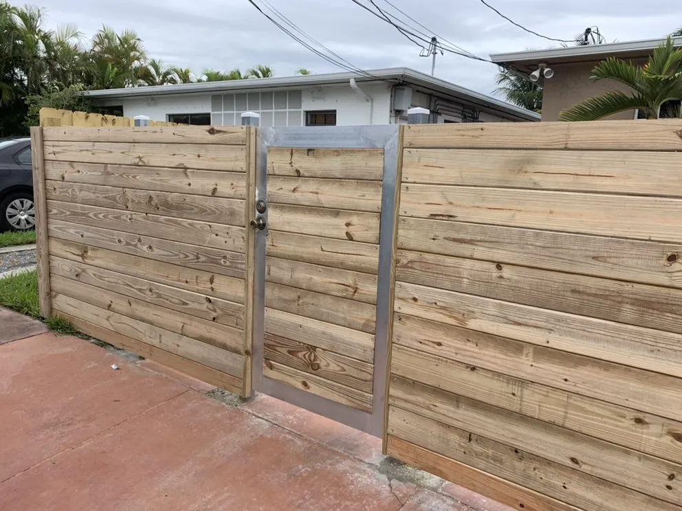 Local vinyl fence installation service in Miami, FL - Horizon Structural Developers