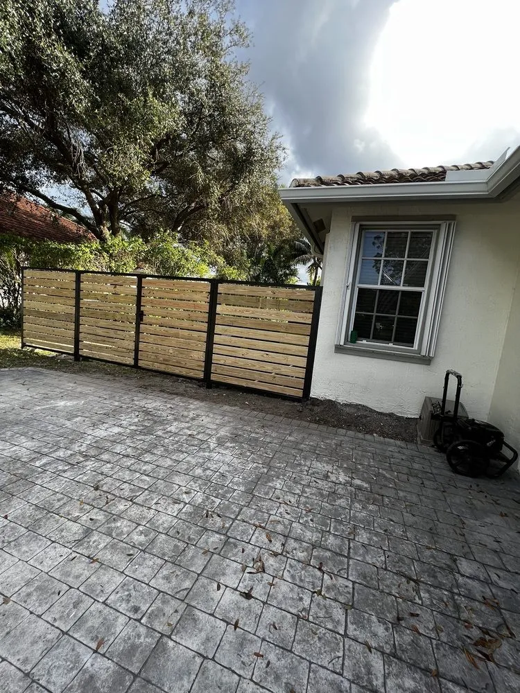 Quality fence repair for homes in Miami, FL by Horizon Structural Developers