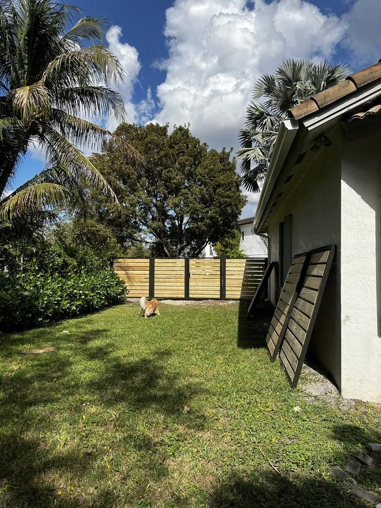 Top-rated wood fence service for homes in Miami, FL by Horizon Structural Developers