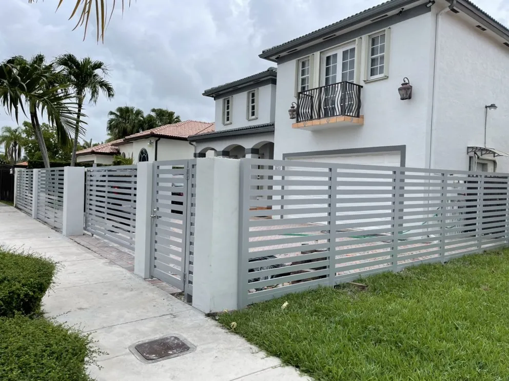 Affordable wood fence service experts serving Miami, FL - Horizon Structural Developers