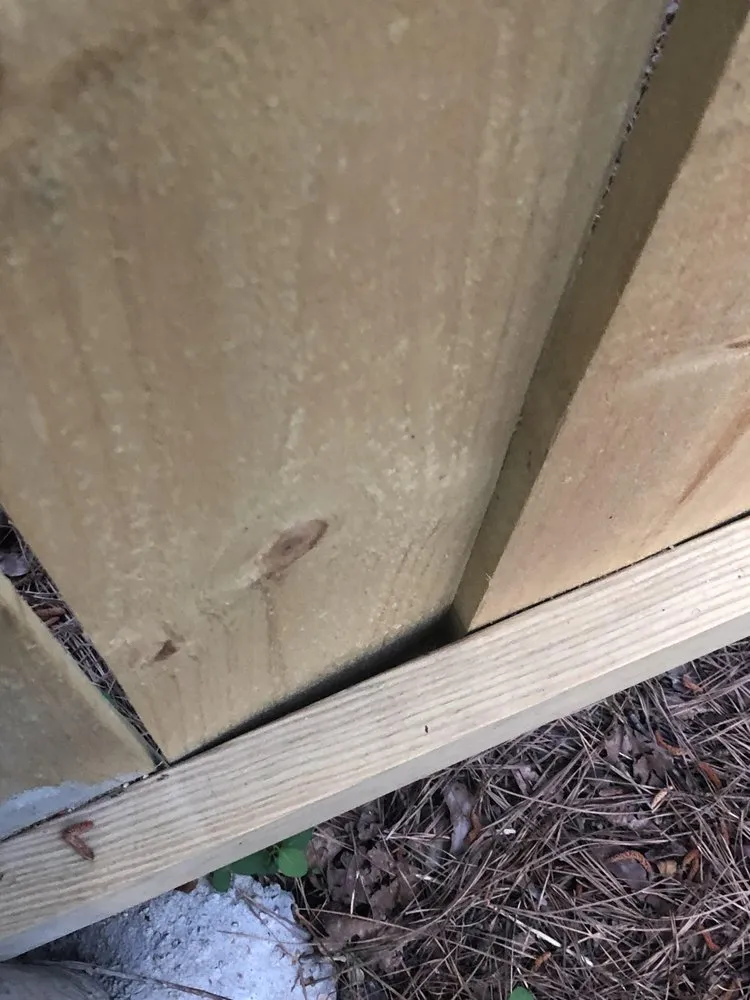Trusted vinyl fence installation for homes in Birmingham, AL by iConstruct
