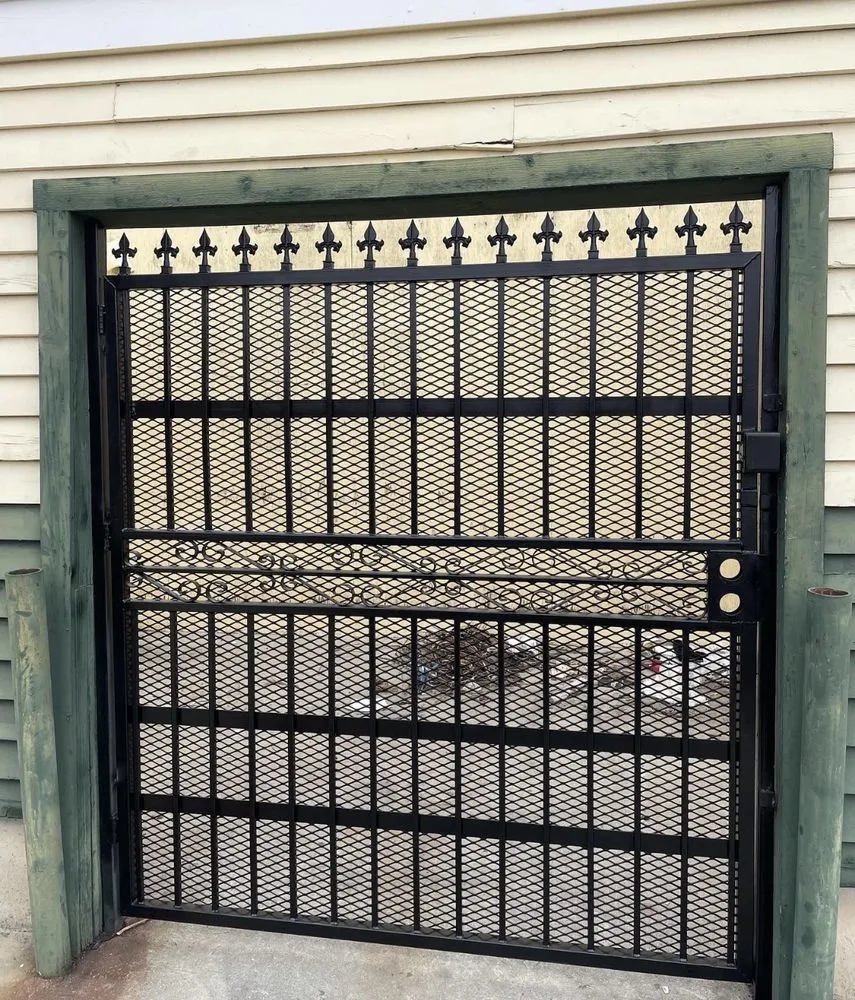 Professional vinyl fence installation service in Colton, CA - Industrious Engineering