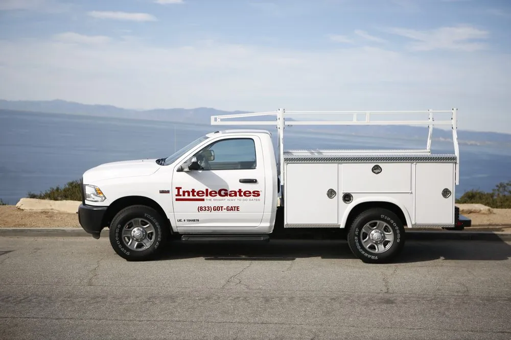 Quality wood fence service in Manhattan Beach, CA by Intelegates