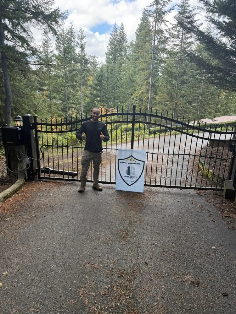 Quality fence repair experts serving Bellevue, WA - Interactive Gates & Security