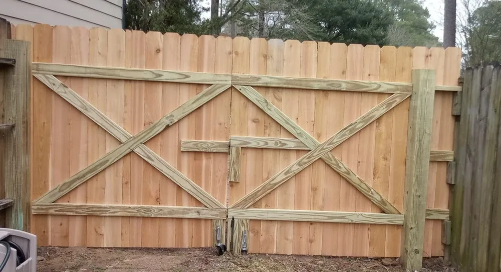 Expert chain link fencing experts serving Tomball, TX - Intergalactic Landscaping