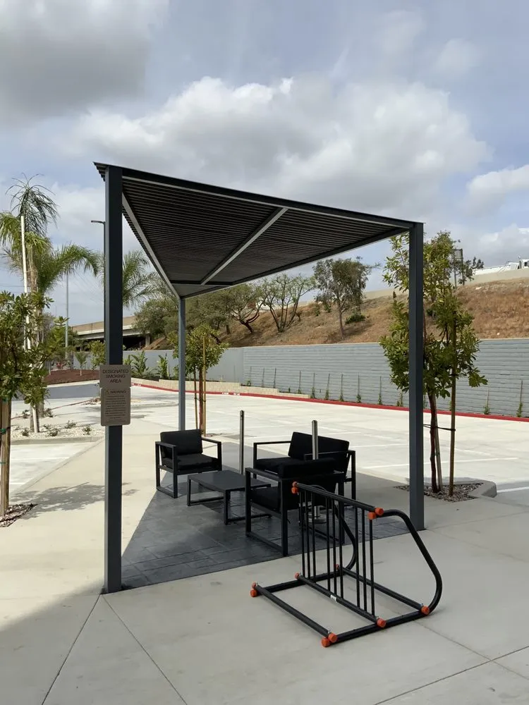 Reliable vinyl fence installation service in Orange, CA - Iron Generations