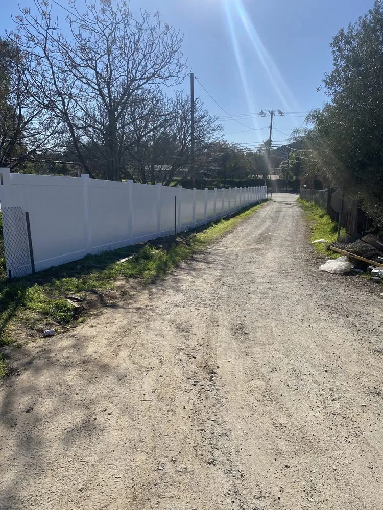 Affordable vinyl fence installation service in Perris, CA - Ivan Welding