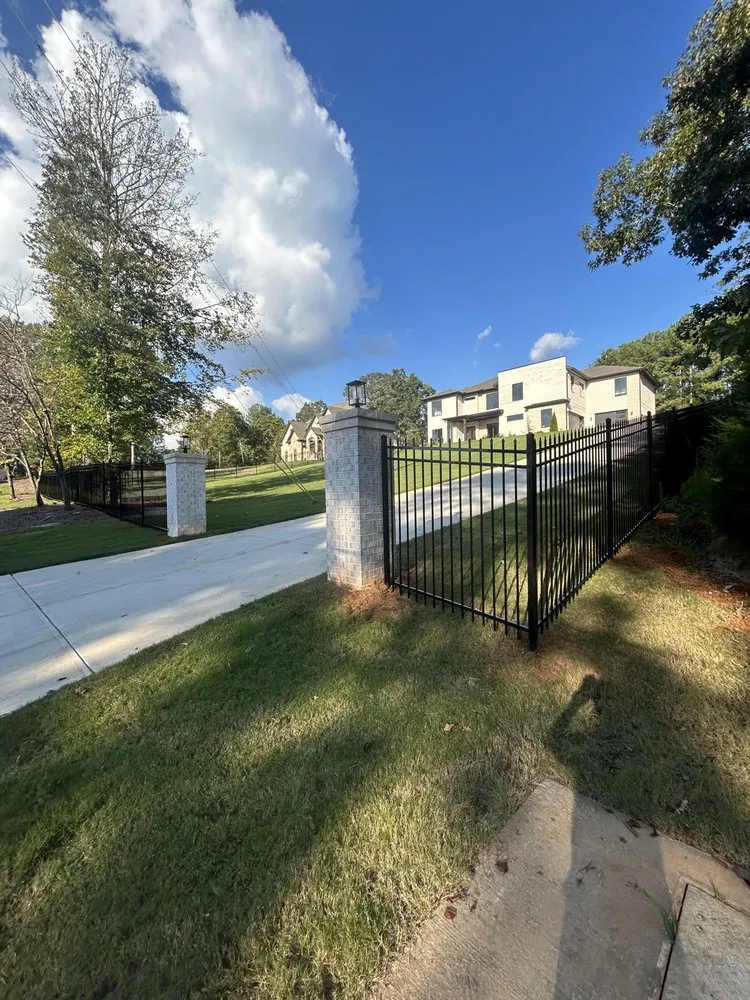 Professional fence repair for homes in Duluth, GA by Jacbe
